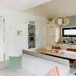 Kos I Tiny House Met Grote Tuin