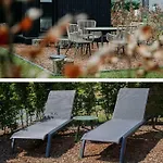 Kos I Tiny House Met Grote Tuin