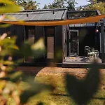 別荘 Kos I Tiny House Met Grote Tuin *