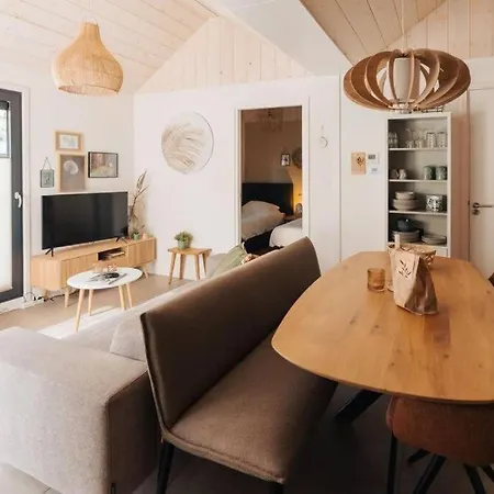 Kos I Tiny House Met Grote Tuin * エーペ