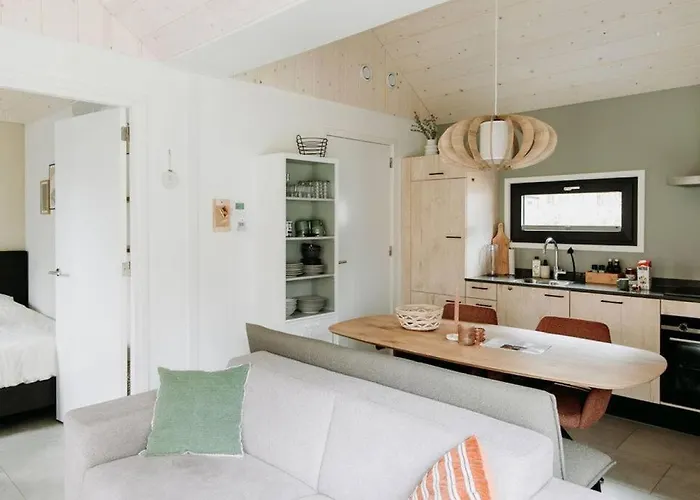 Kos I Tiny House Met Grote Tuin